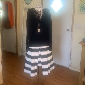 Chaser Black Sweater w/ a silver snaps size S call out but NWT